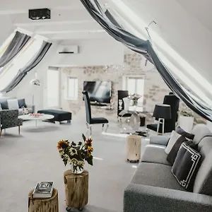 Coco Chanel Boutique By Goodnite Cz Brünn
